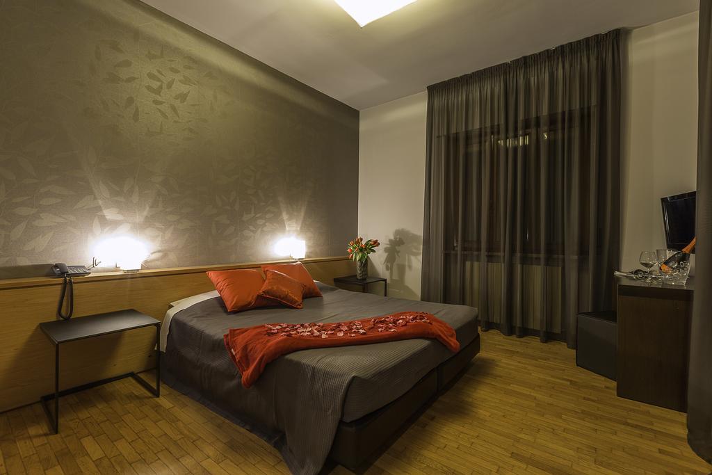 Capo Horn Hotel Darfo Boario Terme ภายนอก รูปภาพ