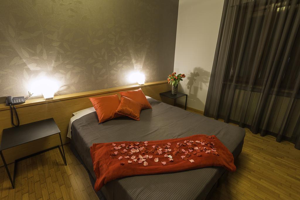 Capo Horn Hotel Darfo Boario Terme ภายนอก รูปภาพ