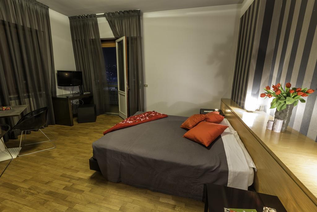 Capo Horn Hotel Darfo Boario Terme ภายนอก รูปภาพ
