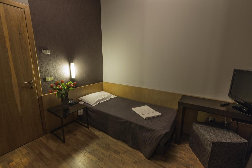 Capo Horn Hotel Darfo Boario Terme ภายนอก รูปภาพ